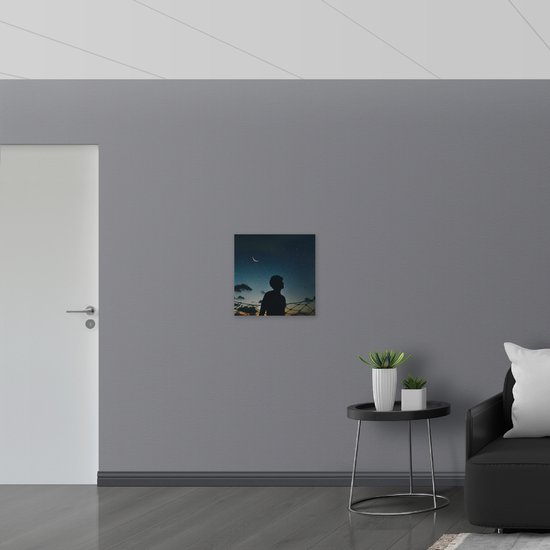 Hout - Silhouet van Persoon onder Sterrenhemel - 50x50 cm - 12 mm dik - Foto op Hout (Met Ophangsysteem)