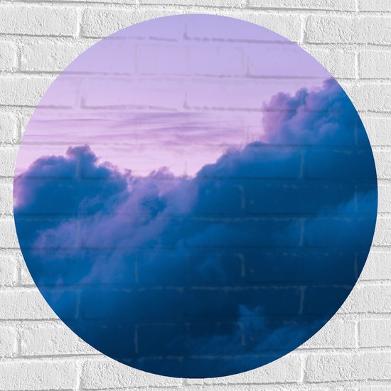 WallClassics - Muursticker Cirkel - Wolken met Blauwe Gloed - 80x80 cm Foto op Muursticker
