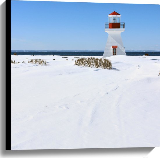 WallClassics - Canvas  - Vuurtoren op Wit Strand - 60x60 cm Foto op Canvas Schilderij (Wanddecoratie op Canvas)