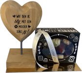 Moederdag - Wooden Heart - Moeder - Bonbons - Lint: Speciaal voor jou - Cadeauverpakking