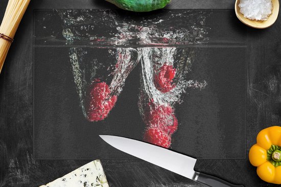 Glazen Snijplank - 39x28 - Frambozen - Fruit - Stilleven - Water - Zwart - Rood - Snijplanken Glas