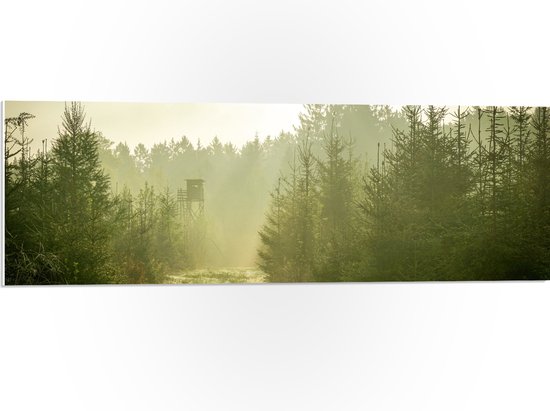 WallClassics - PVC Schuimplaat - Bos met Vogelspotter Toren - 90x30 cm Foto op PVC Schuimplaat (Met Ophangsysteem)