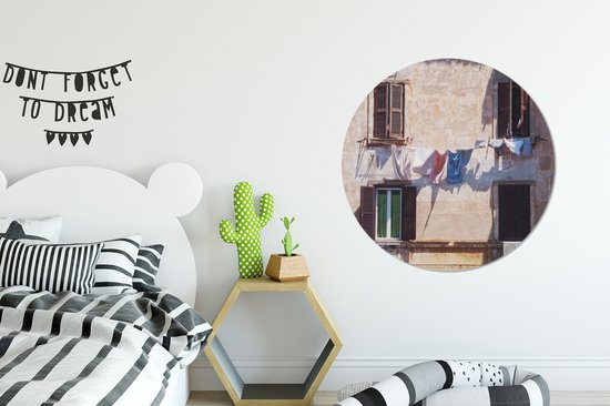 Corde à linge avec vêtements à Rome en Italie Cercle mural aluminium ⌀ 90 cm - impression photo sur cercle mural / cercle vivant / cercle de jardin (décoration murale)