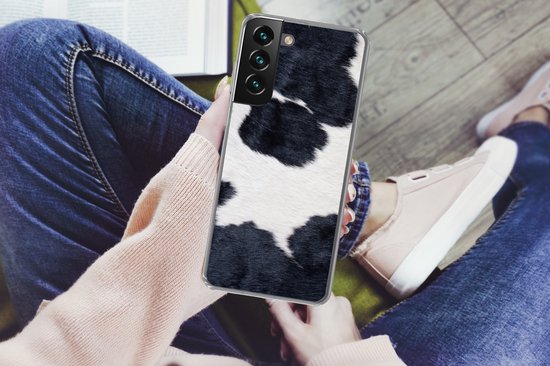 Coque Samsung Galaxy S22 - Image d'une peau de vache noire et blanche - Coque de téléphone en Siliconen