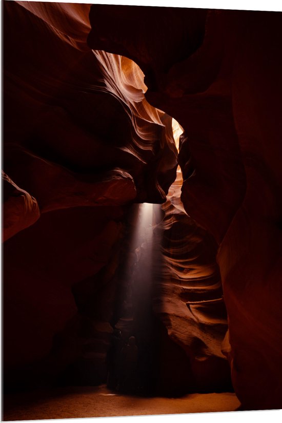 WallClassics - Acrylglas - Ravijn Upper Antelope Canyon met Zonlicht - 80x120 cm Foto op Acrylglas (Met Ophangsysteem)
