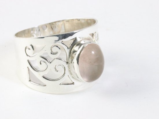 Opengewerkte zilveren ring met rozenkwarts - maat 20
