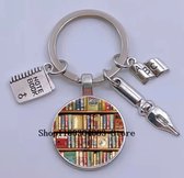 Akyol - Boeken – Sleutelhanger – sleutelhanger leraar - juffendag - cadeau voor meester - meesterdag - juf - afscheidscadeau leraar - boeken sleutelhanger – cadeau