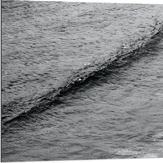 Dibond - Zee Golf in Zwart-Wit - 80x80 cm Foto op Aluminium (Met Ophangsysteem)