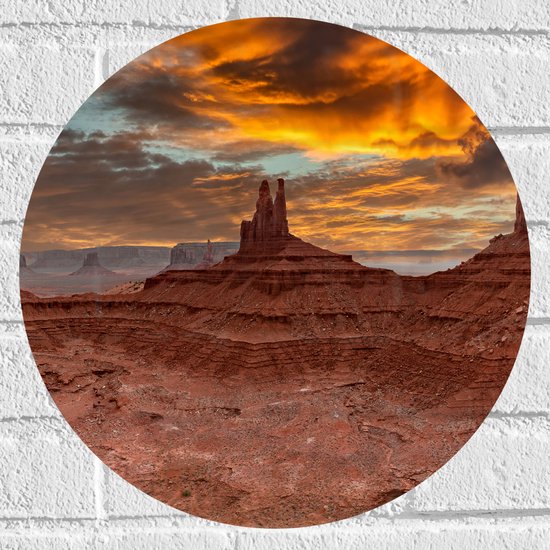 Muursticker Cirkel - Puntige Rotsbergen in Woestijn Landschap - 40x40 cm Foto op Muursticker