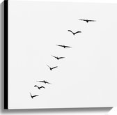 Canvas - Wegtrekkende Vogels in Witkleurige Lucht - 60x60 cm Foto op Canvas Schilderij (Wanddecoratie op Canvas)