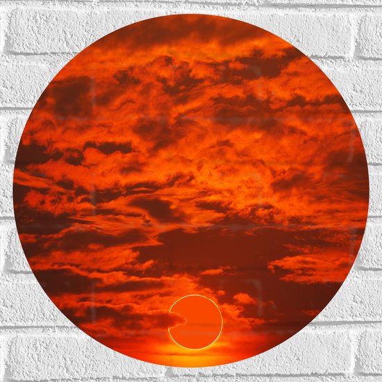 Muursticker Cirkel - Rode Gloed in Lucht door Complete Zonsverduistering - 50x50 cm Foto op Muursticker