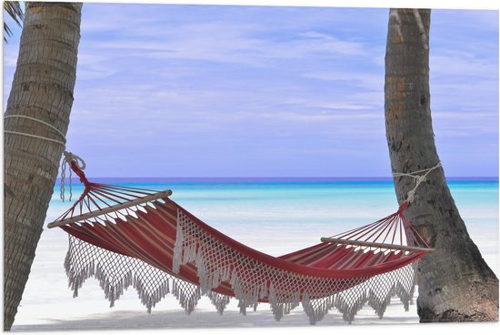 WallClassics - Vlag - Rode Ibiza Hangmat op Tropisch Strand - 75x50 cm Foto op Polyester Vlag