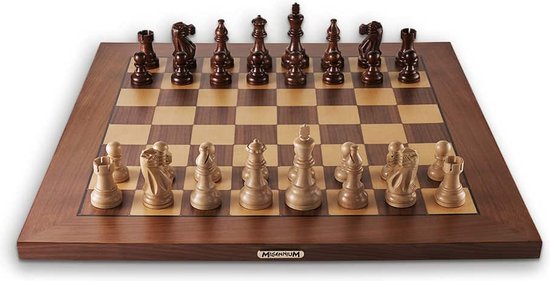Afbeelding van het spel MILLENNIUM Supreme Tournament 55 - elektronisch schaakbord van echt hout in toernooiformaat. Met geheel automatische stukherkenning en 81 led's voor zetinvoer.