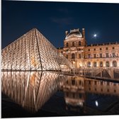 PVC Schuimplaat- Verlicht Louvre in Parijs, Frankrijk - 80x80 cm Foto op PVC Schuimplaat