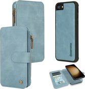 Casemania Hoesje Geschikt voor Apple iPhone SE (2022 / 2020) - iPhone 7 & 8 Aqua Blue - 2 in 1 Magnetic Book Case met Rits