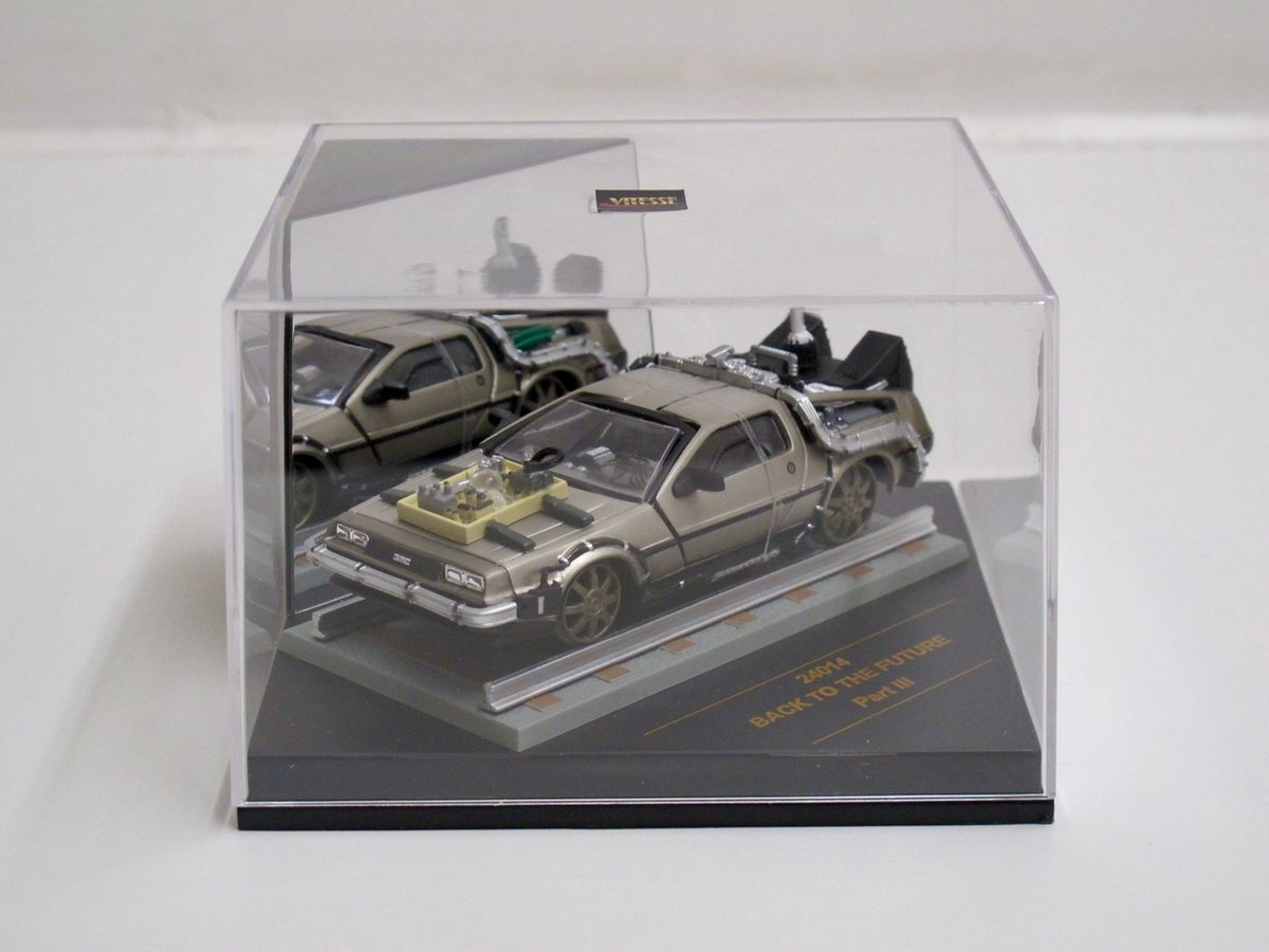 Diecast Model De Lorean LK Railroad Version (Back To The Future part 3) in Silver