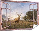Gards Tuinposter Doorkijk Hert in het Landschap - 150x100 cm - Tuindoek - Tuindecoratie - Wanddecoratie buiten - Tuinschilderij