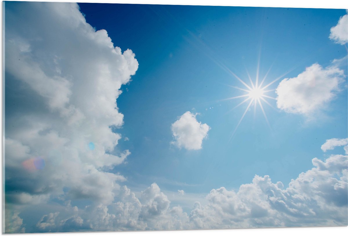 Acrylglas - Felle Zon door Sluierbewolking - 105x70 cm Foto op Acrylglas (Wanddecoratie op Acrylaat)
