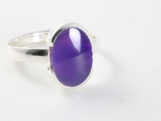 Hoogglans zilveren ring met paarse agaat - maat 18.5