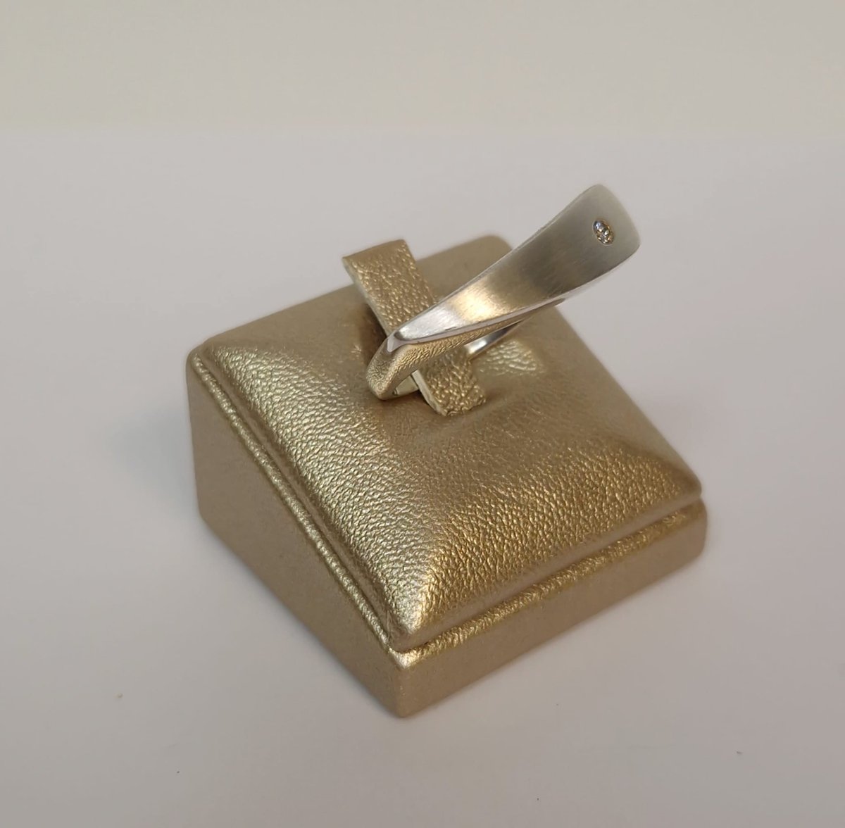 Zilveren ring - massief - diamant - 925dz - uitverkoop Juwelier Verlinden St. Hubert - van €145,= voor €89,=