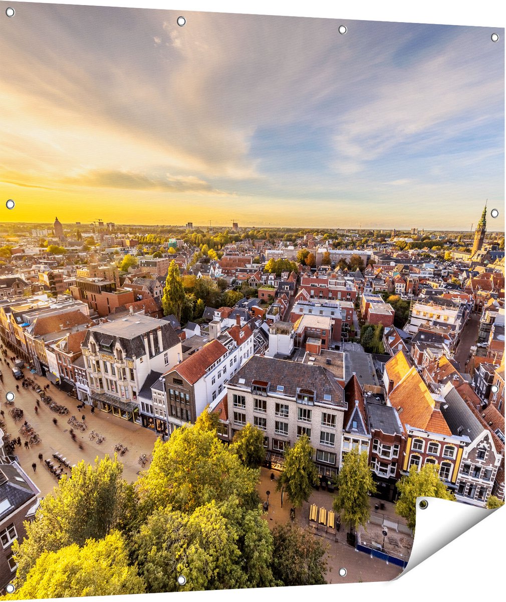 Gards Tuinposter Groningen Skyline Stad bij Zonsondergang - 110x110 cm - Tuindoek - Tuindecoratie - Wanddecoratie buiten - Tuinschilderij Multikleur
