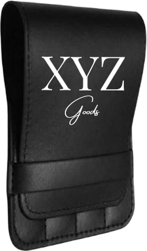 Zwarte lederen hoes met XYZ Goods logo, voor het opbergen van pincetten.