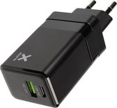 Xtorm / Reisstekker - 20W PD - 3 opzetstekkers - Wereldstekker / Engelse stekker / Reisstekker Engeland - USB-C + USB poort - Inclusief USB naar Lightning kabel - Zwart