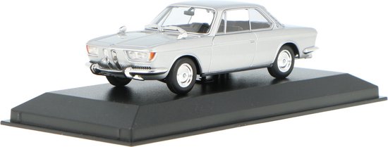 BMW 2000 CS 1967 - 1:43 - MaXichamps