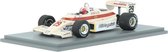 De 1:43 Diecast modelauto van de Arrows A6 #29 van de Detroit GP van 1983. De coureur was M. Surer. De fabrikant van het schaalmodel is Spark.Dit model is alleen online beschikbaar.