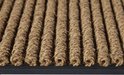 Detail van een deurmat van kokosvezel met rechtopstaande ribbels en een zwarte rand.