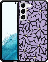 Cazy Hoesje Zwart geschikt voor Samsung Galaxy S22 Abstracte Paarse Bloemen