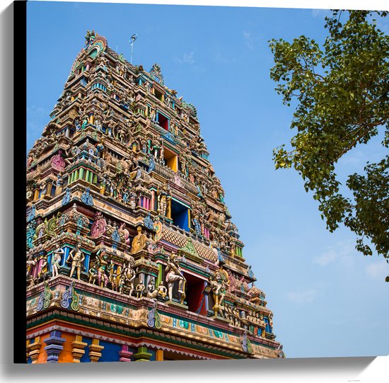 Canvas - Traditionele Kidangamparambu Sree Bhuvaneswari Tempel Vol met Kleurrijke Beelden - 60x60 cm Foto op Canvas Schilderij (Wanddecoratie op Canvas)