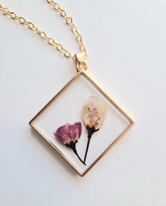 Ketting Wild - gedroogde bloem ketting - Resin - Goud - Cadeautje voor haar - Bloemen collier -