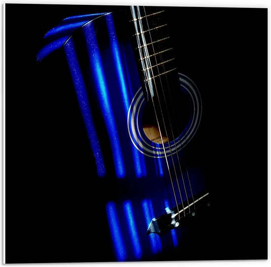 PVC Schuimplaat - Close-up van Blauwe Gitaar - 50x50 cm Foto op PVC Schuimplaat (Met Ophangsysteem)