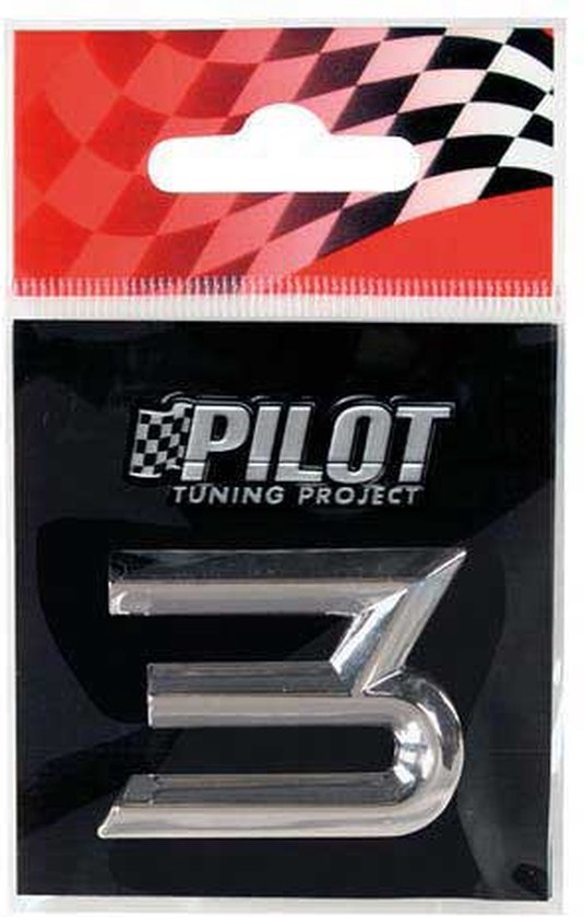 Chroom embleem met het cijfer 3, merk 'PILOT TUNING PROJECT'.