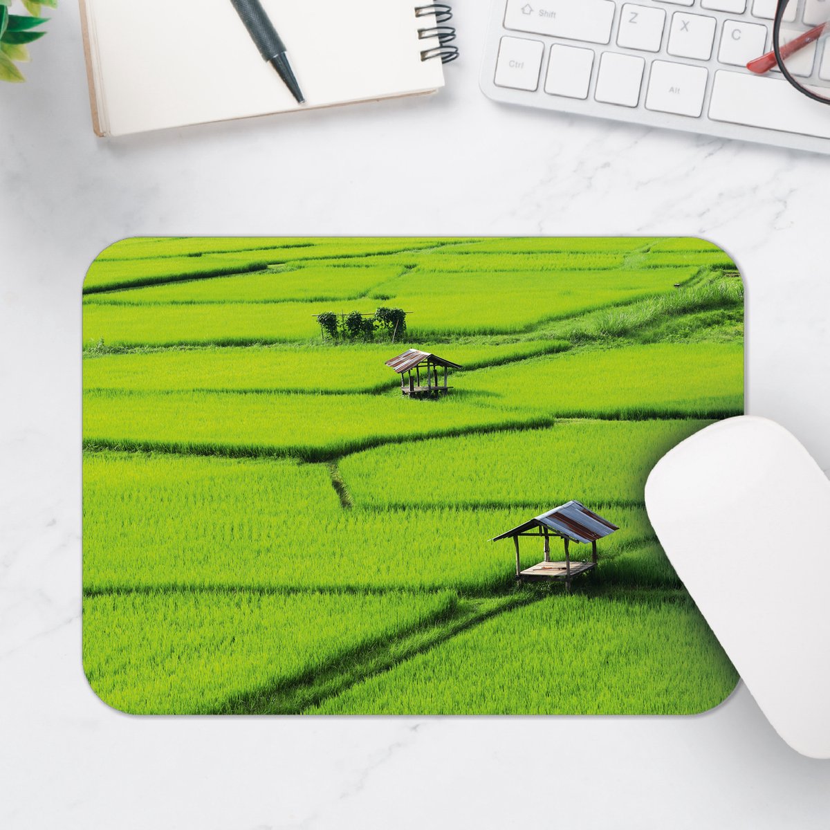 Muismat - Houten Hutjes in Grote Groene Rijstvelden in Vietnam - 25x18 cm - 2 mm Dik - Muismat van Vinyl