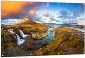 Tuinposter – Kirkjuffel Berg in Landschap van IJsland - 150x100 cm Foto op Tuinposter (wanddecoratie voor buiten en binnen)