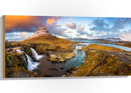 Hout - Kirkjuffel Berg in Landschap van IJsland - 100x50 cm - 9 mm dik - Foto op Hout (Met Ophangsysteem)