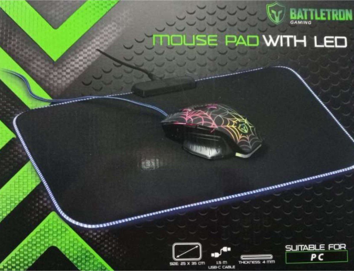Tapis de souris Battletron Gaming avec Led - 25 x 35 CM - Câble USB-C de  1,5 m - 4 MM