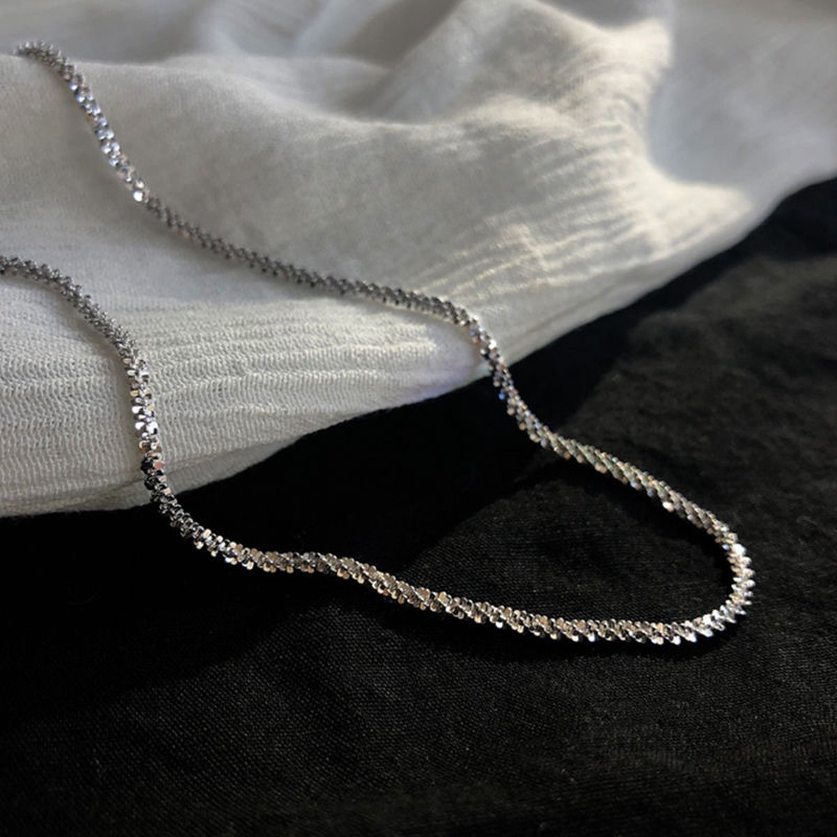 Goldenspot - ketting - zilverkleurig - verstelbaar - 42/48cm - minimalistisch - fonkelend