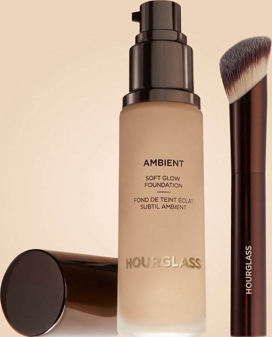 Hourglass Ambient Soft Glow Foundation Brush foundation kwast