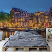 Fotobehang Amsterdam At Night | VEXXL - 312cm x 219cm | 130gr/m2 Vlies