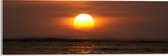 Acrylglas - Zon verdwijnend achter de Horizon in de Kalme Zee - 60x20 cm Foto op Acrylglas (Wanddecoratie op Acrylaat)