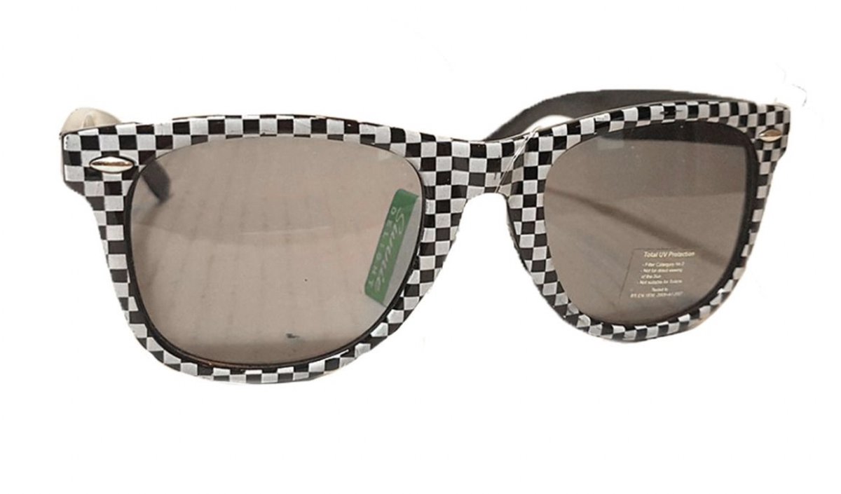 Revive Retro Checker black & white Sunglasses