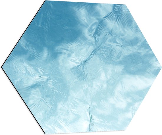 Dibond Hexagon - Kalme Golfjes in het Water - 70x60.9 cm Foto op Hexagon (Met Ophangsysteem)