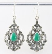Zilveren oorbellen met jade en marcasiet
