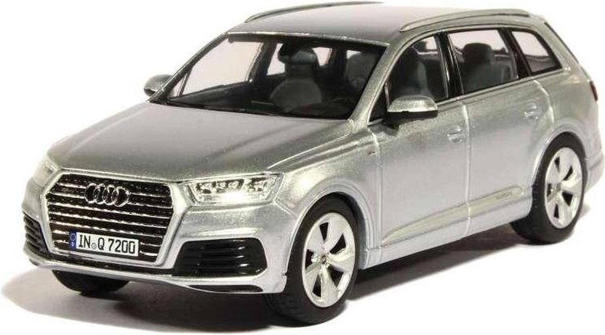 Audi Q7 - 1:43 - Spark