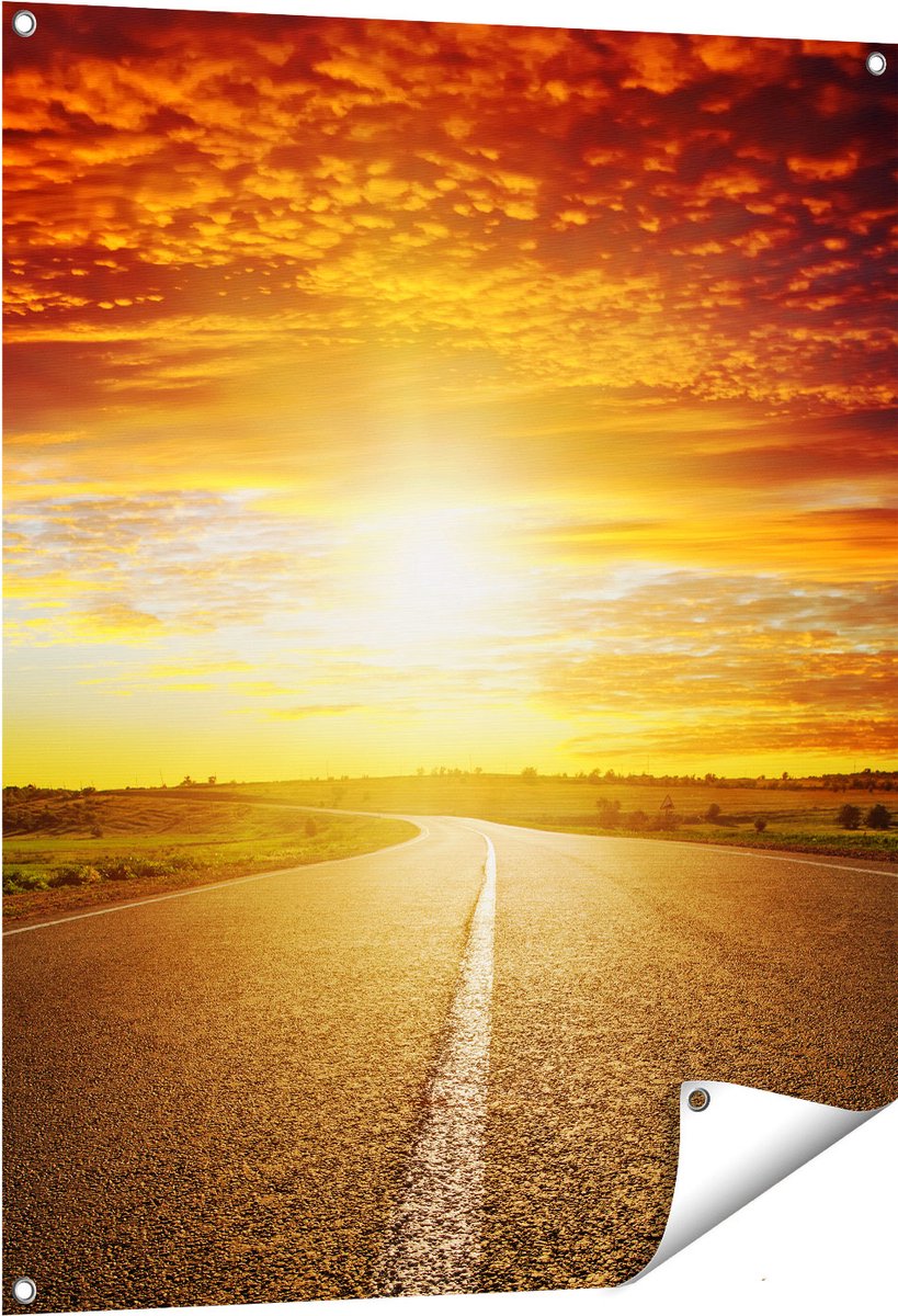 Gards Tuinposter Zonsondergang Over de Weg met een Rode Lucht - 80x100 cm - Tuindoek - Tuindecoratie - Wanddecoratie buiten - Tuinschilderij Multikleur