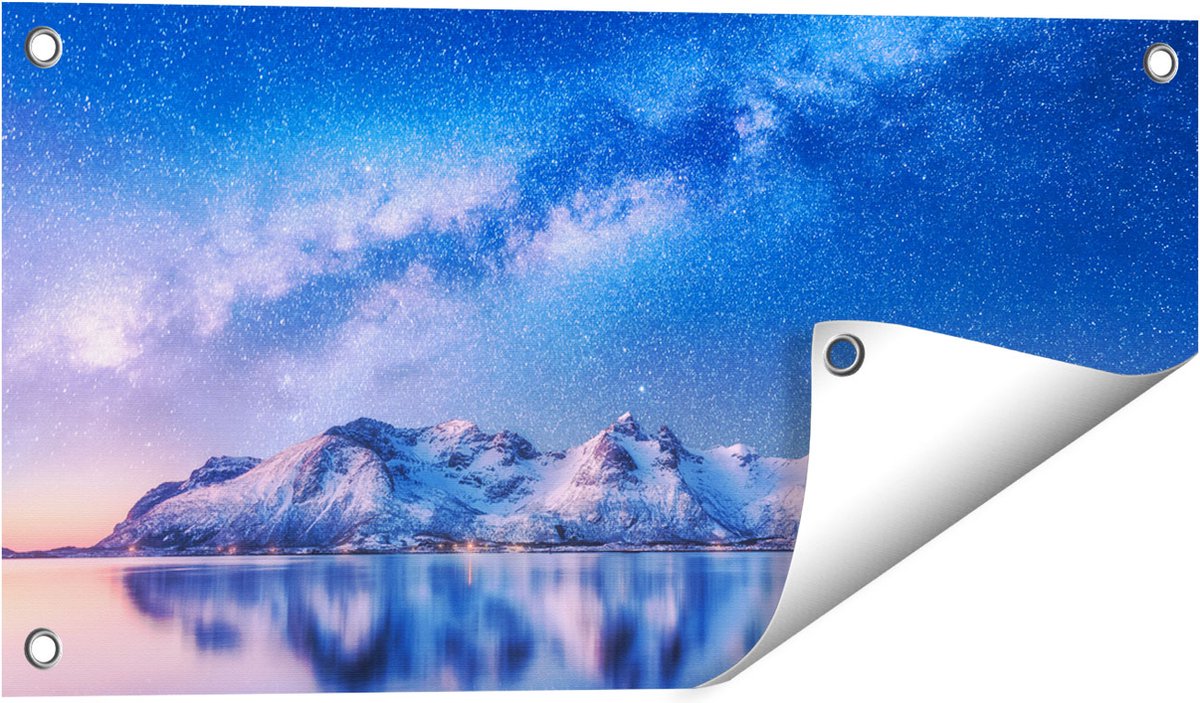 Gards Tuinposter Melkweg bij Besneeuwde Bergen - 60x30 cm - Tuindoek - Tuindecoratie - Wanddecoratie buiten - Tuinschilderij Multikleur