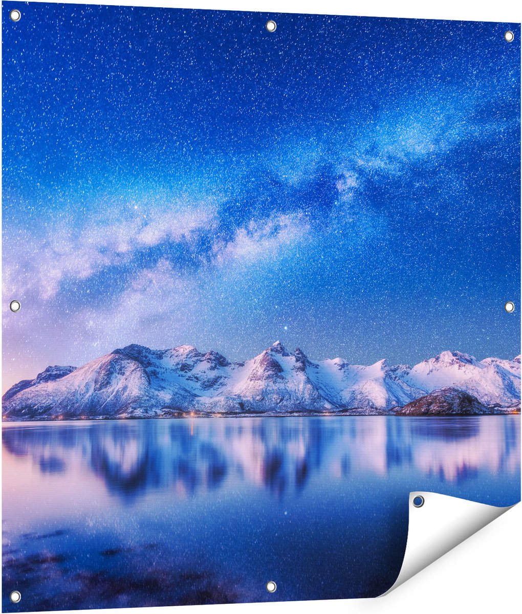 Gards Tuinposter Melkweg bij Besneeuwde Bergen - 90x90 cm - Tuindoek - Tuindecoratie - Wanddecoratie buiten - Tuinschilderij Multikleur